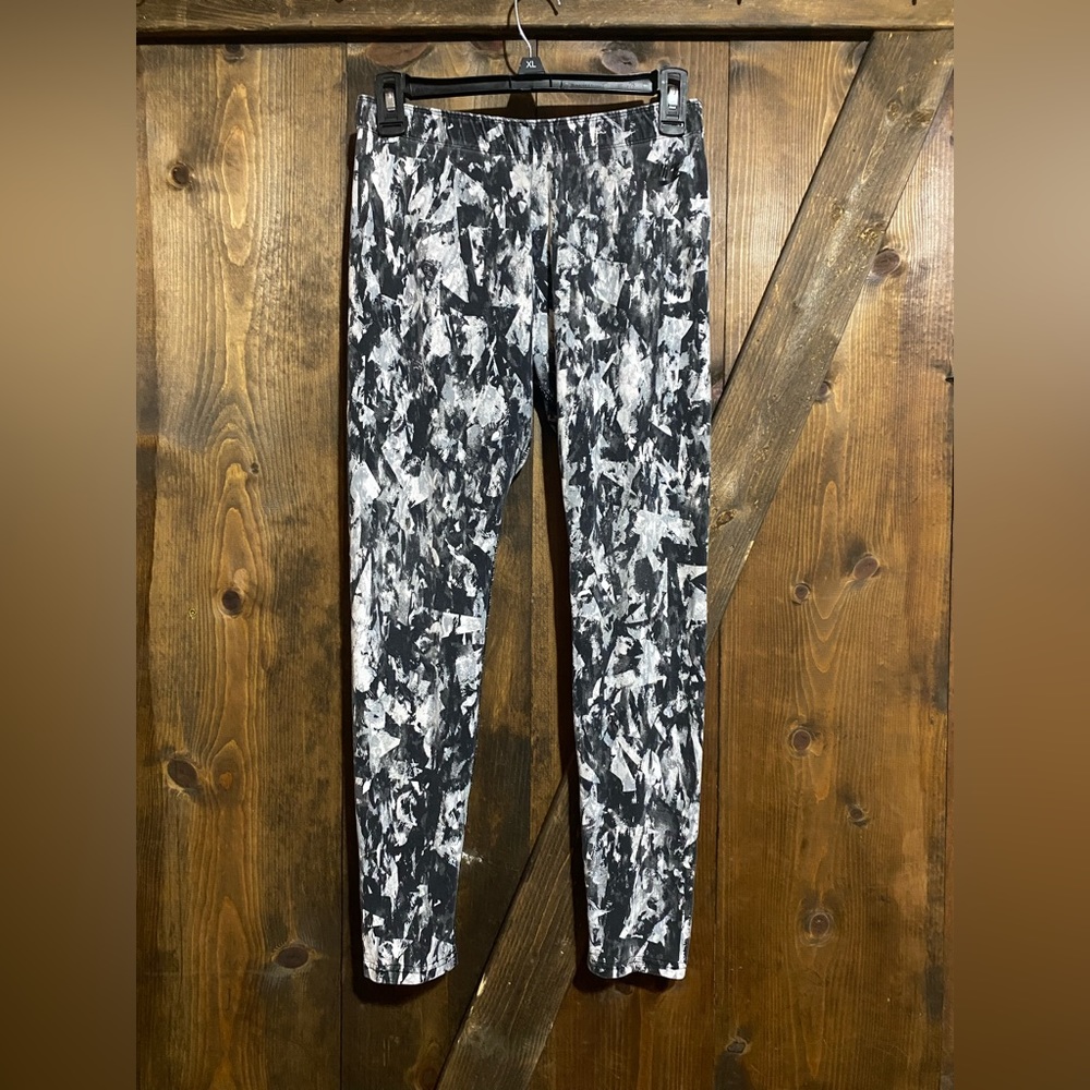 5/$15 Nike Med Black And White Leggings